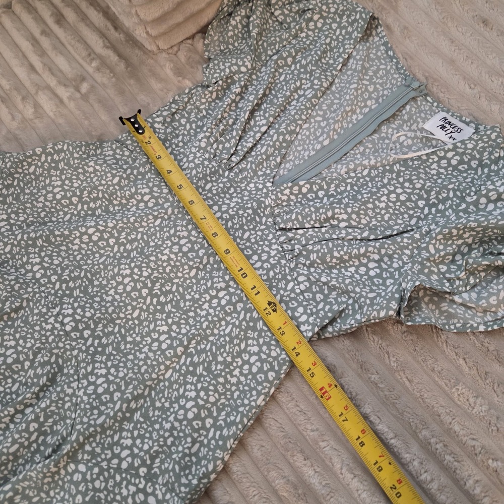 Princess Polly Womens Green Leopard Print Mini Dress Size 4 Puff Sleeve V-neck - Picture 6 of 13